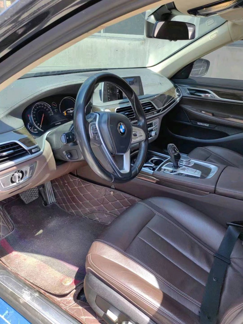 济南17年宝马7系3