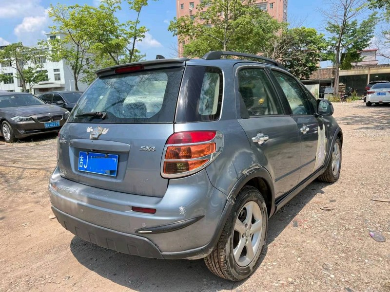 广州11年铃木SX4(海外)7