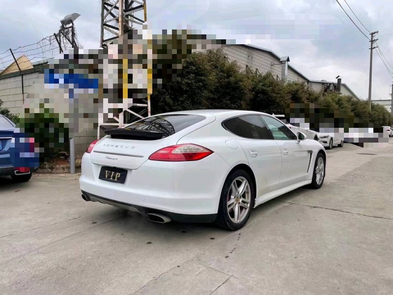 东莞13年保时捷帕拉梅拉9