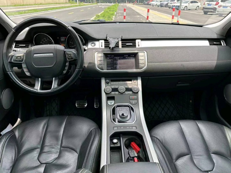 苏州13年路虎极光6