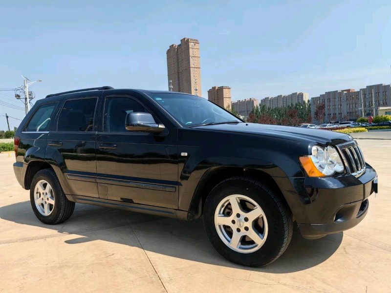 青岛10年Jeep大切诺基3