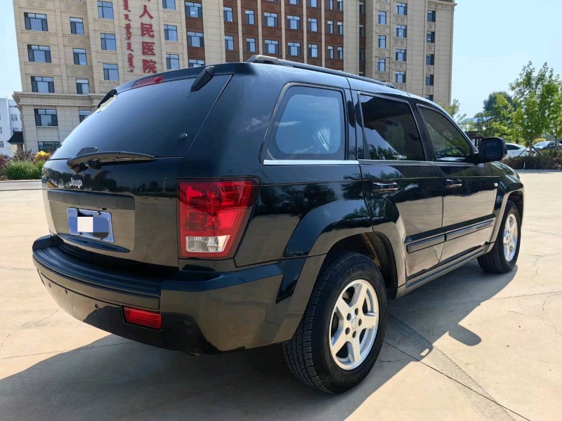 青岛10年Jeep大切诺基4