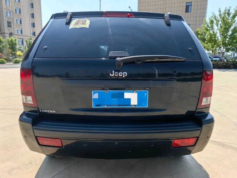 青岛10年Jeep大切诺基9