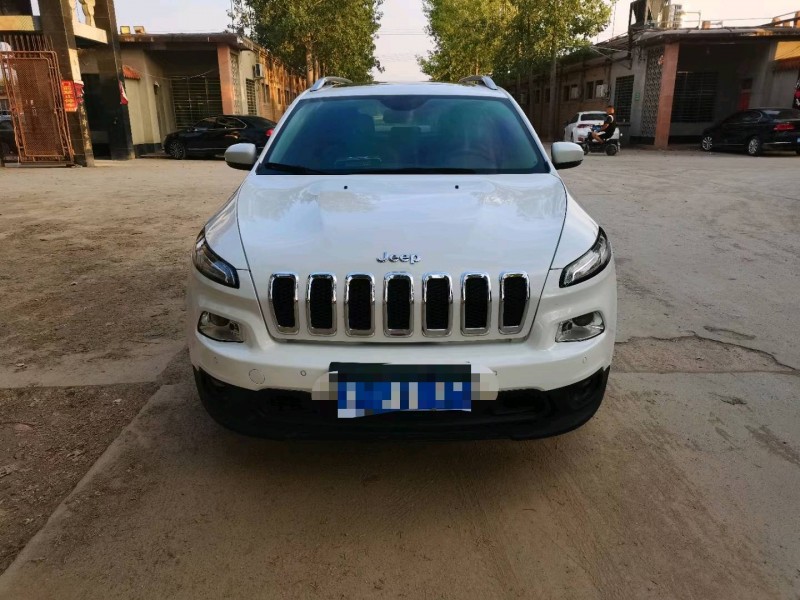 保定16年Jeep自由光1