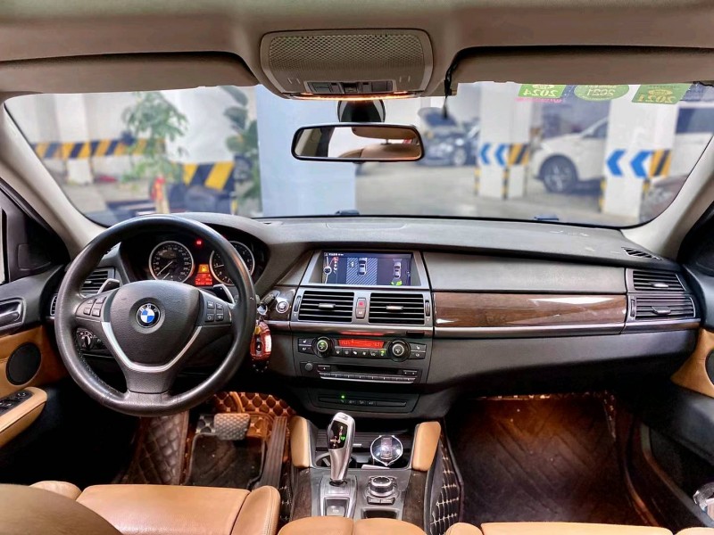 成都14年宝马X69