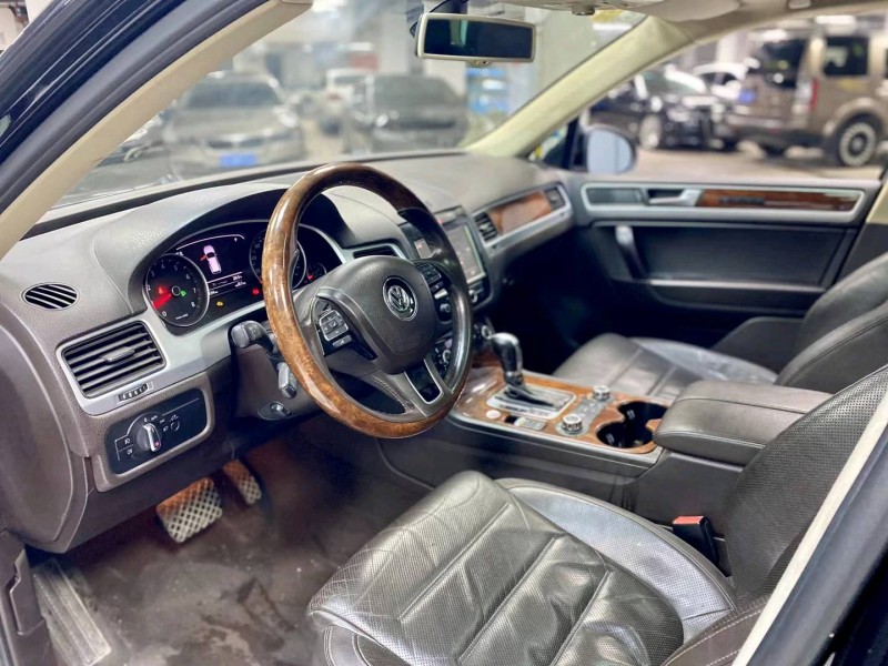 成都13年大众途锐6