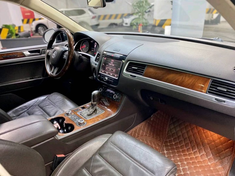 成都13年大众途锐7