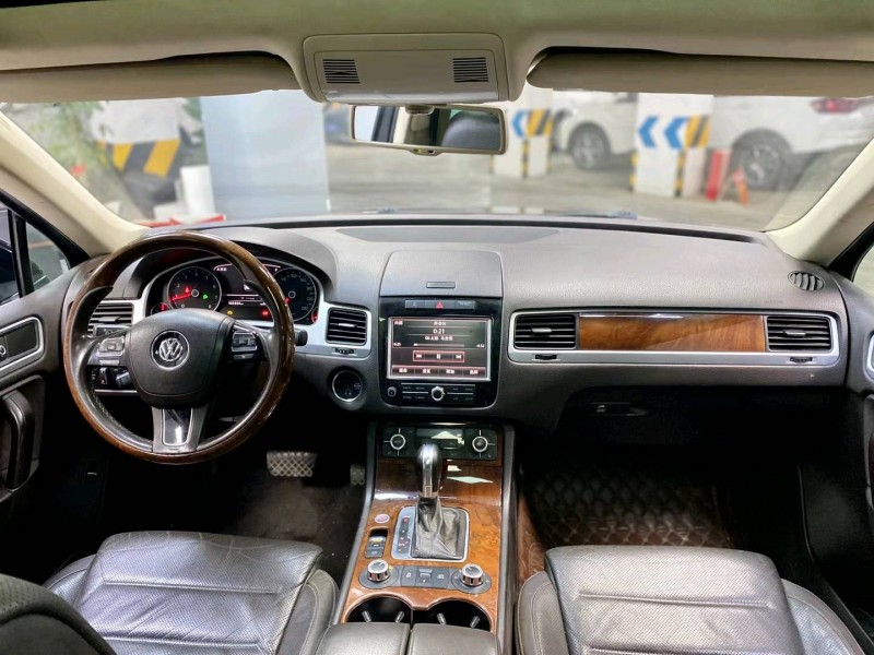 成都13年大众途锐9