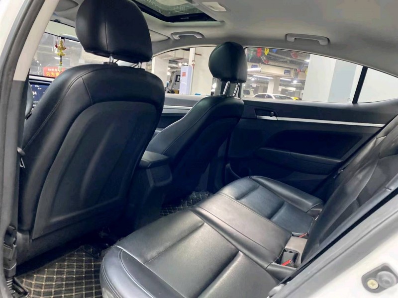 成都18年现代领动8