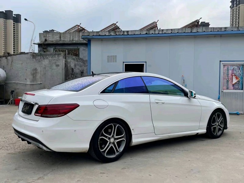 济宁14年奔驰E8