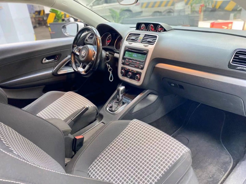 成都15年大众尚酷7