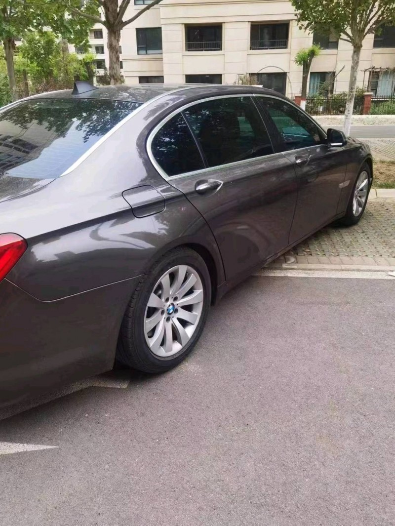 济宁14年宝马7系8