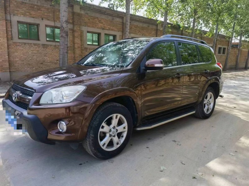 保定13年丰田RAV42