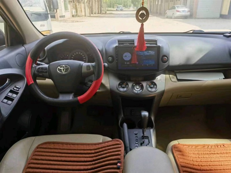 保定13年丰田RAV45