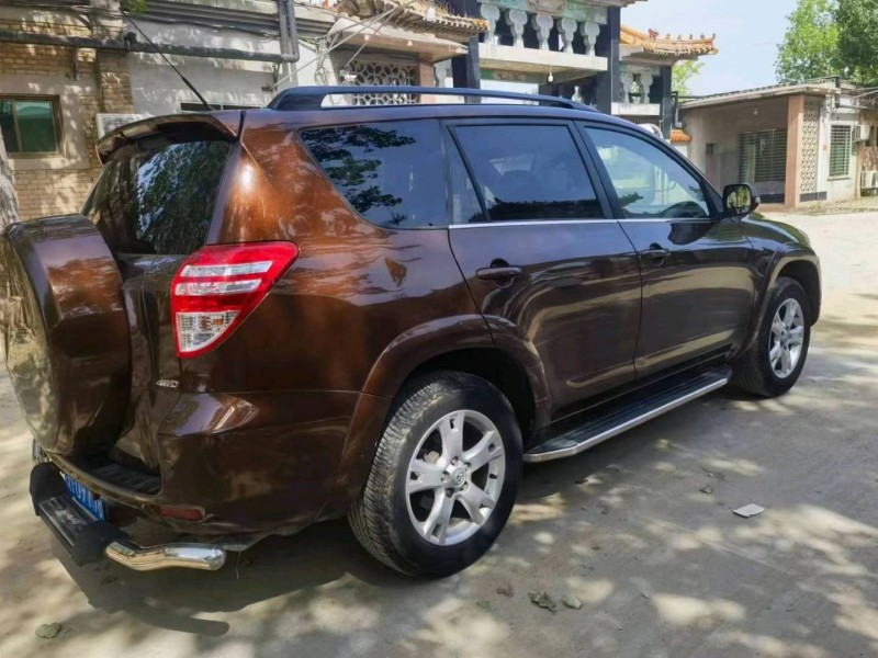 保定13年丰田RAV48