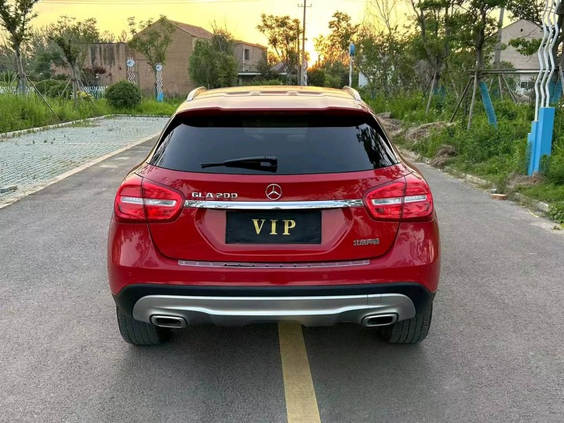 宿迁16年奔驰GLA9