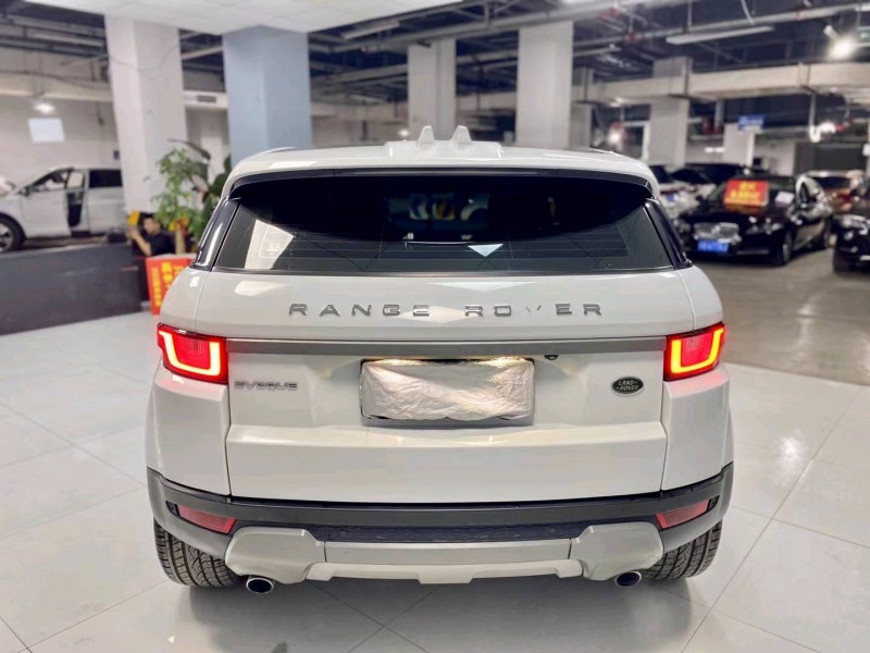 成都18年路虎极光5