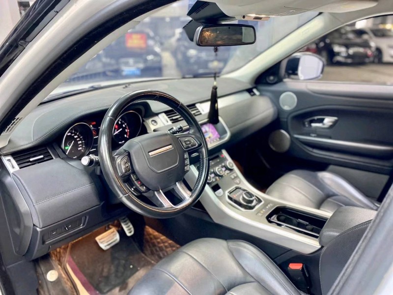 成都18年路虎极光6