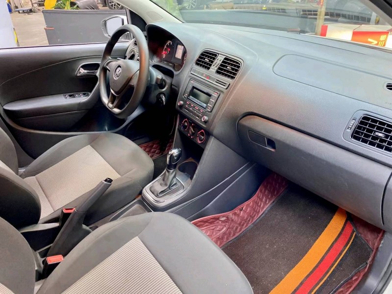 成都17年大众polo7