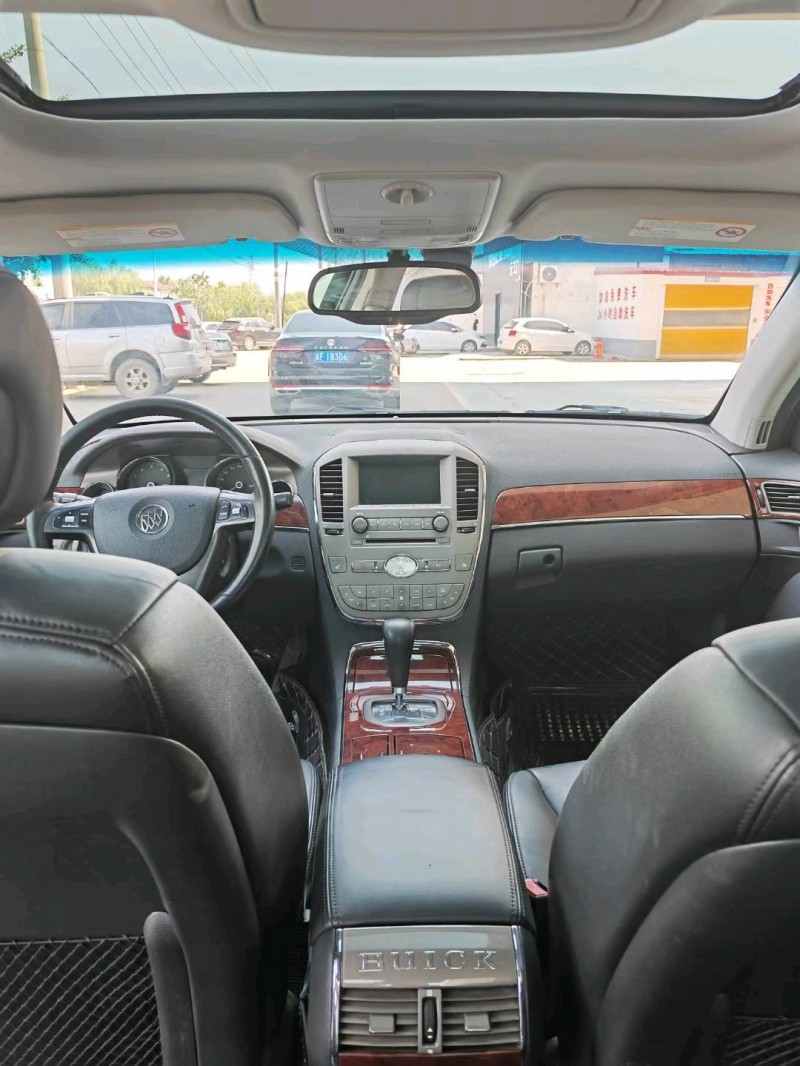 保定11年别克林荫大道5