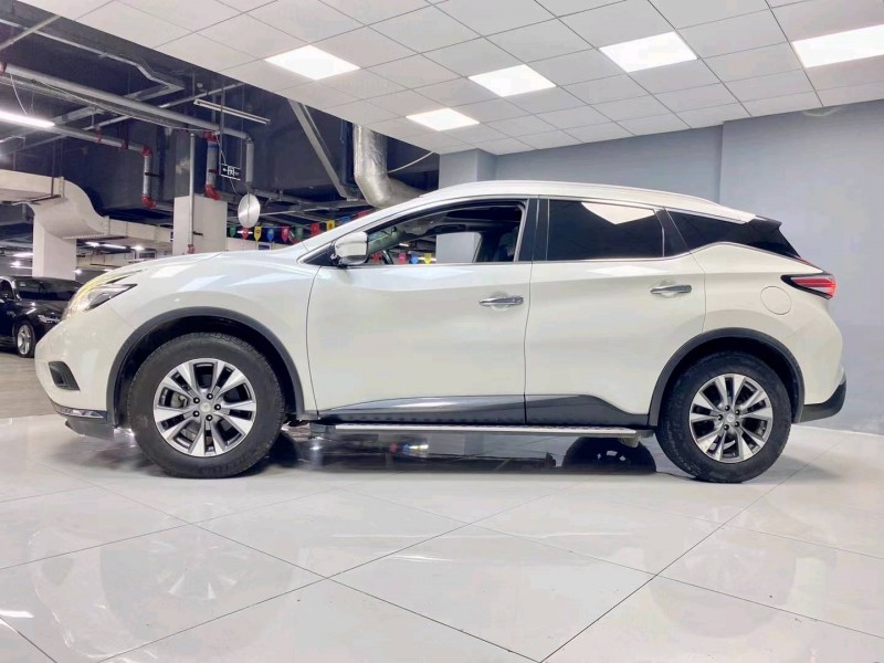 成都17年日产楼兰2