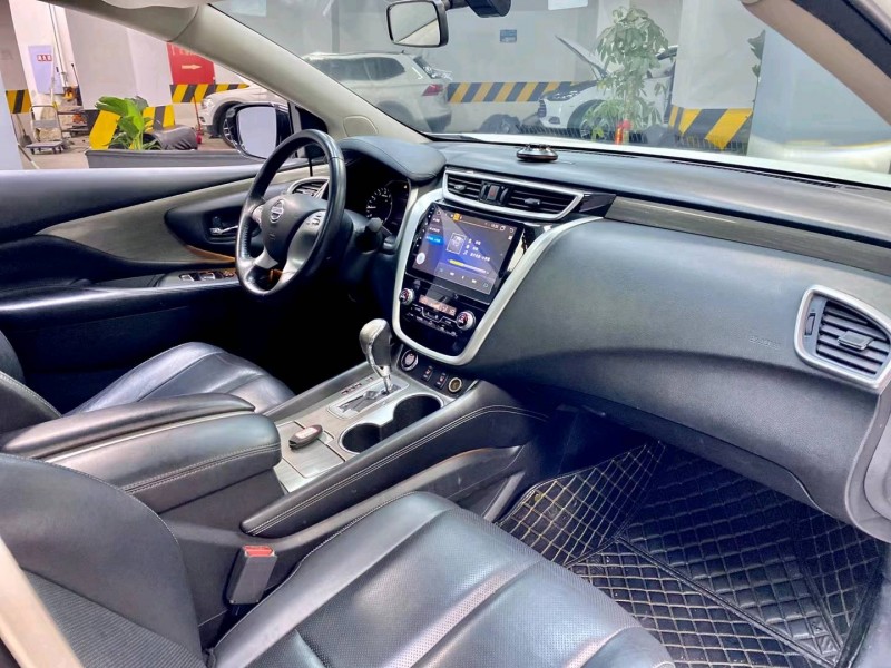 成都17年日产楼兰7