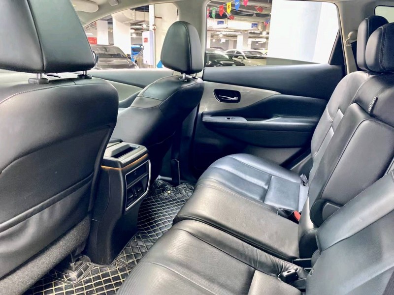 成都17年日产楼兰8