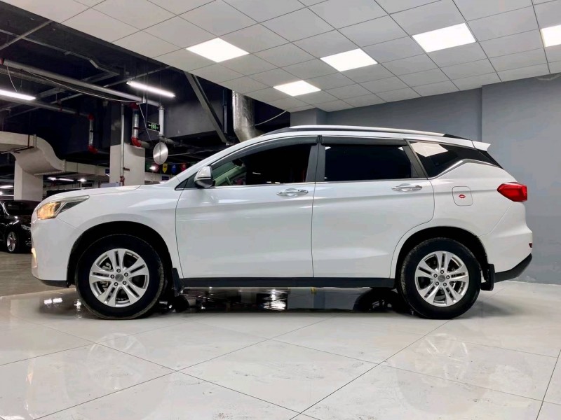 成都19年哈弗M62