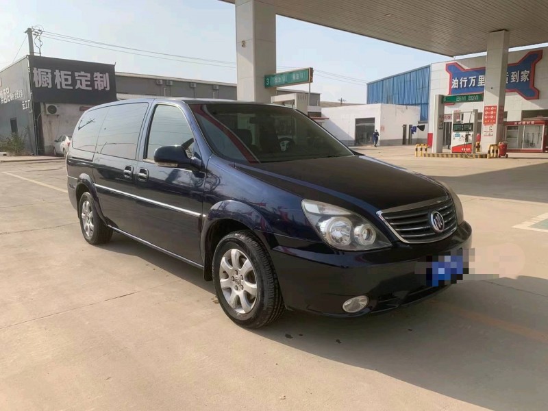 保定10年别克GL82