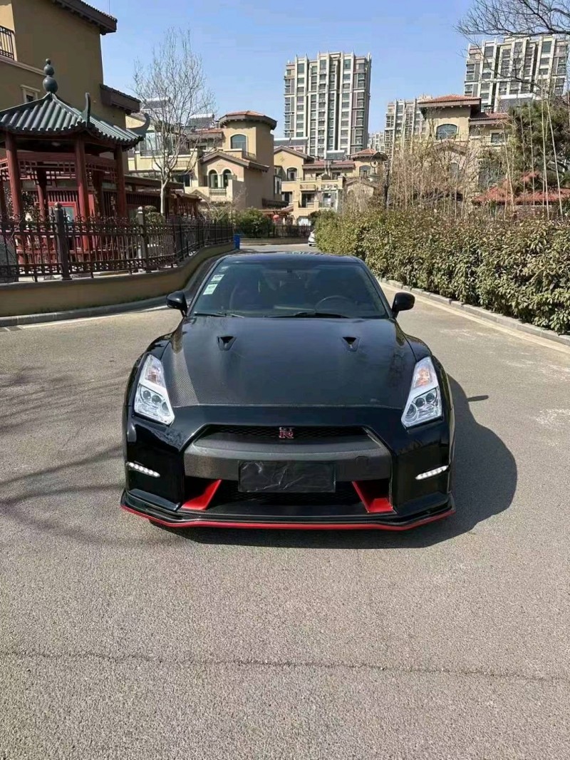 淄博10年日产GT-R1