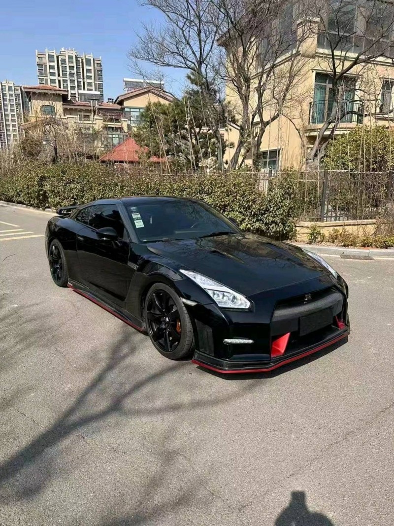 淄博10年日产GT-R2