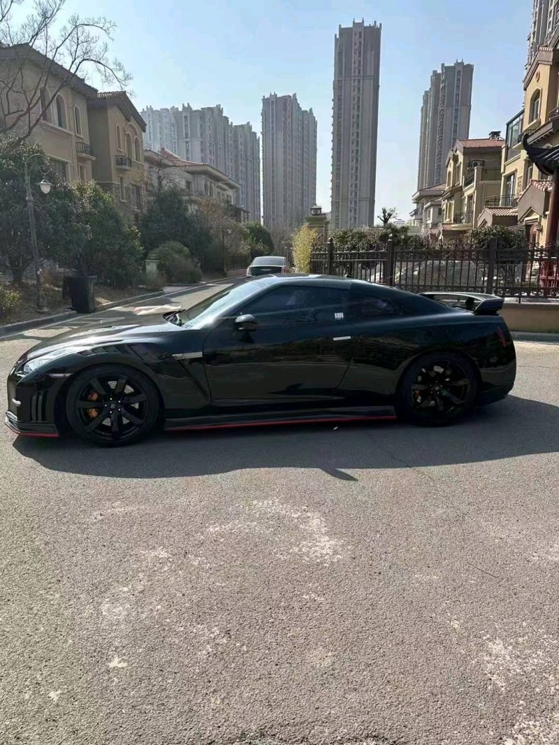淄博10年日产GT-R9