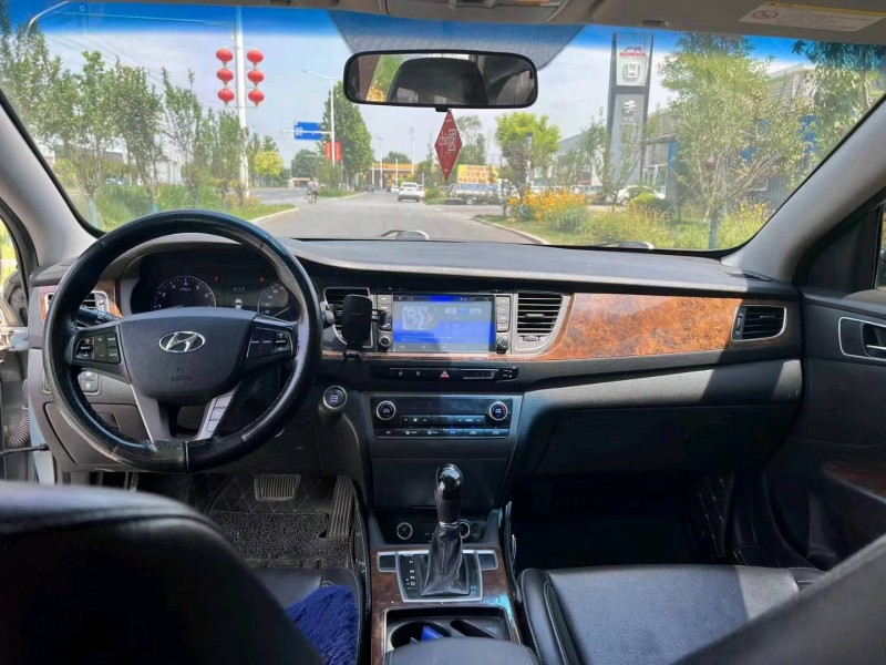 保定13年现代名图6