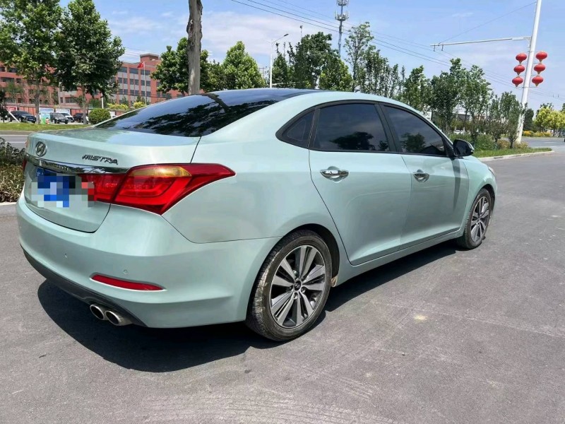 保定13年现代名图8