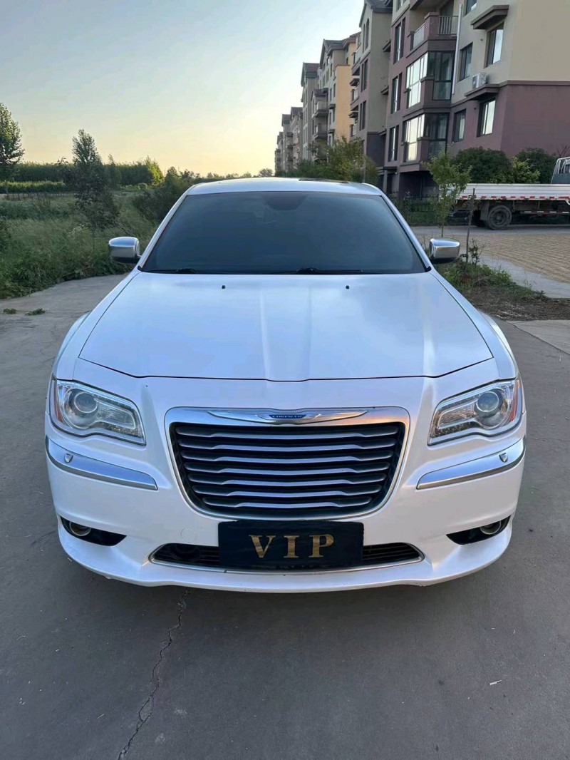 淄博15年克莱斯勒300C1