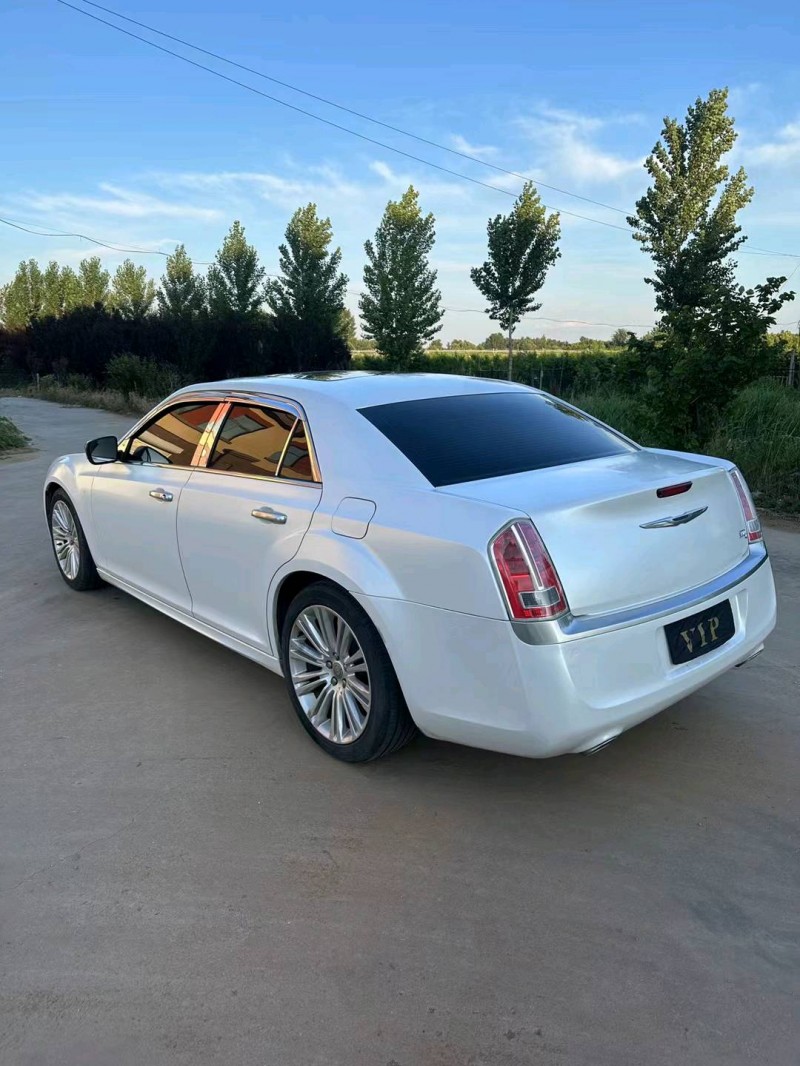淄博15年克莱斯勒300C6