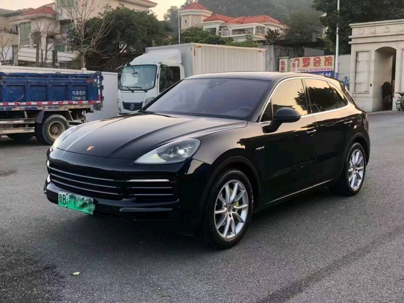 广州21年保时捷卡宴2