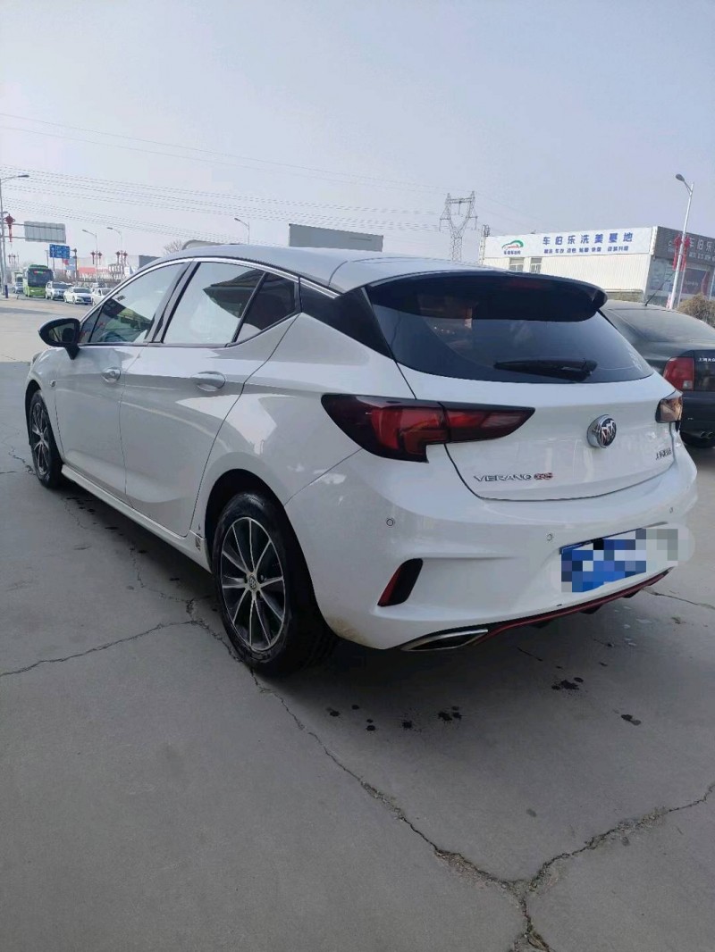 保定17年别克君威GS8