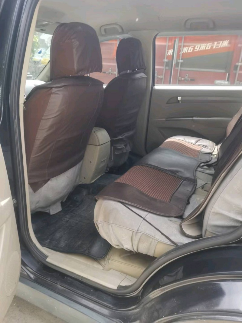 保定12年陆风X86