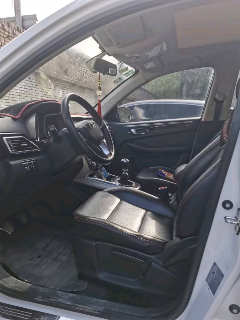 保定16年众泰大迈X54