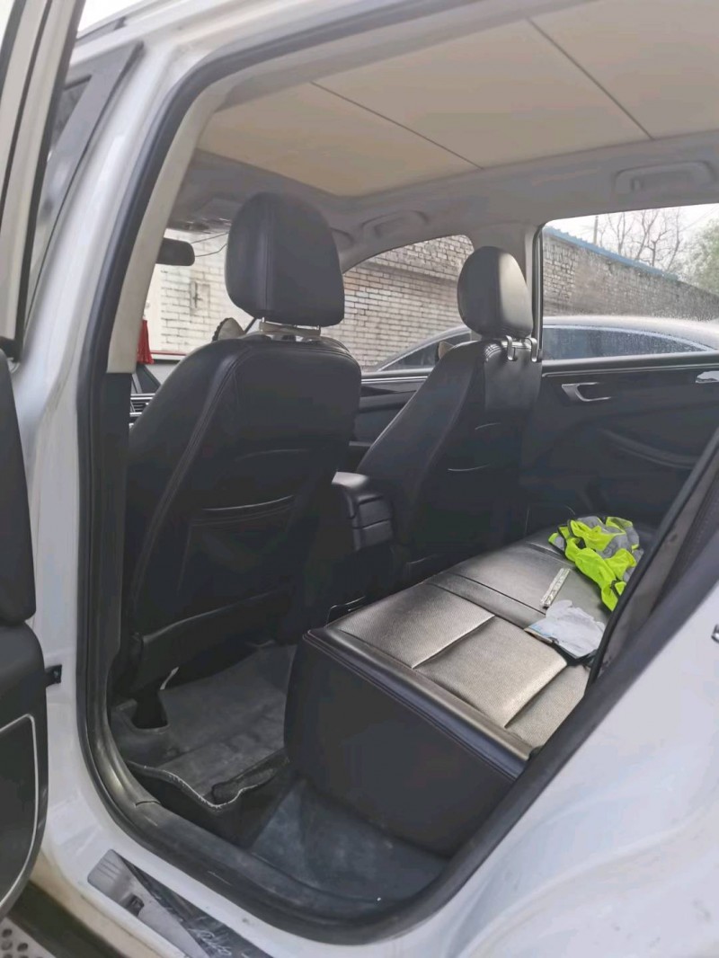 保定16年众泰大迈X55