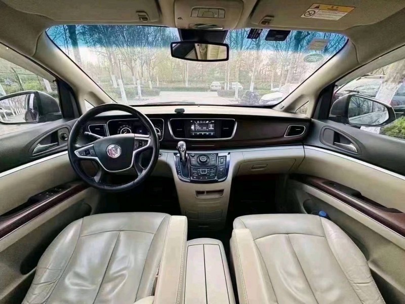 聊城17年别克GL86