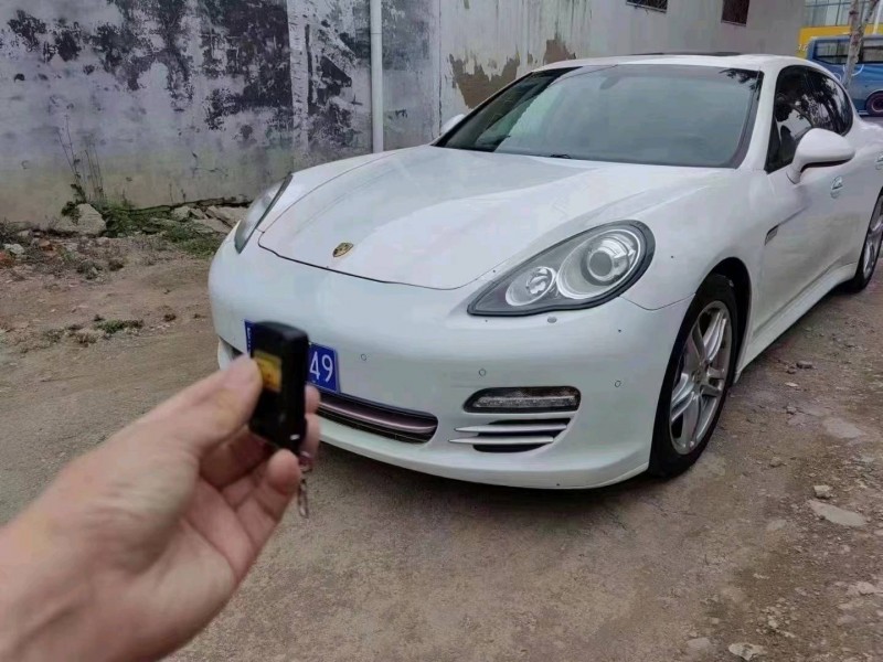 东营11年保时捷帕拉梅拉1