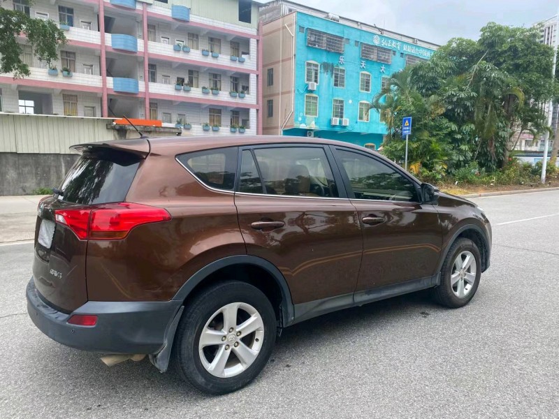 珠海14年丰田RAV4荣放4