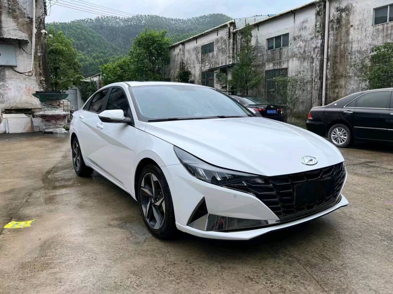 珠海22年现代伊兰特3