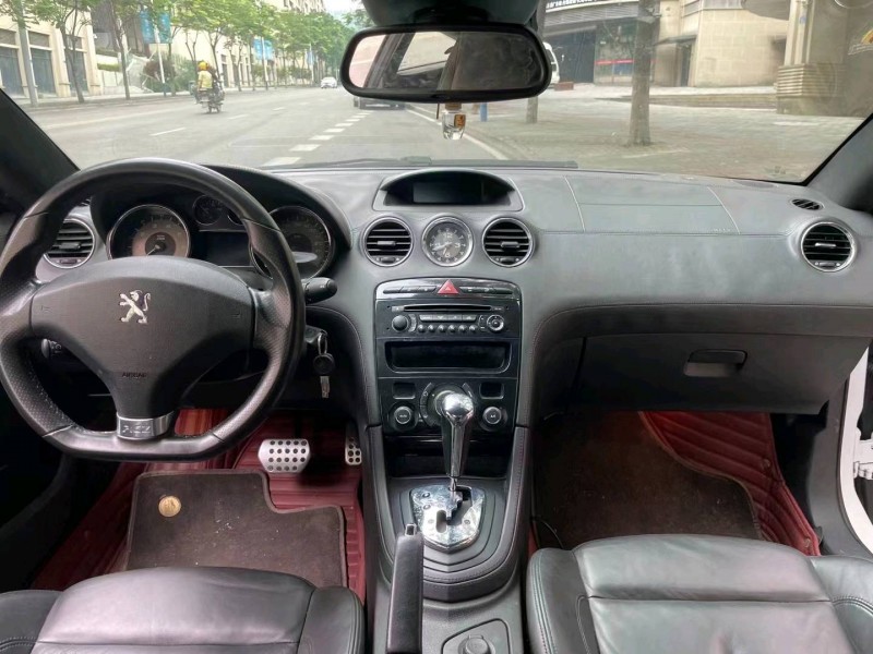 重庆12年标致RCZ5