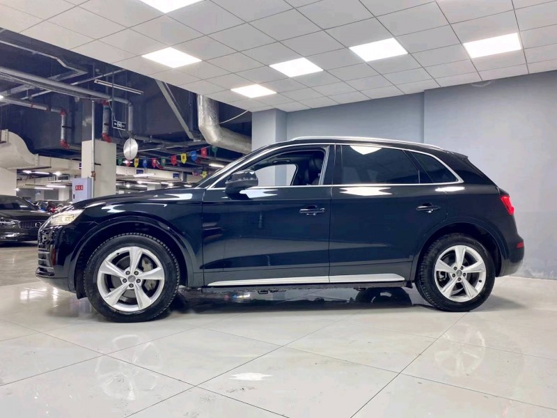 成都19年奥迪Q52