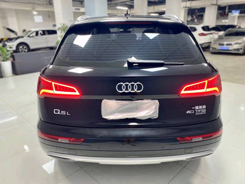 成都19年奥迪Q55