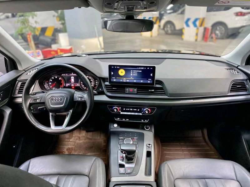 成都19年奥迪Q59