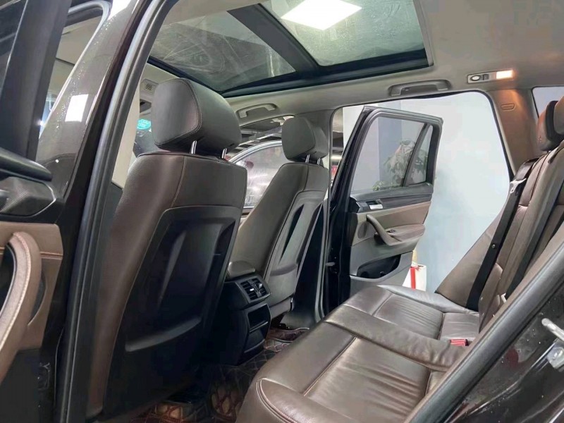 成都16年宝马X36